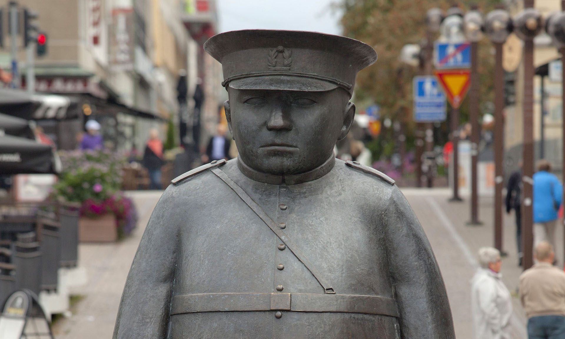 Toripolliisi – the most recognizable guy in Oulu - Oulu art museum